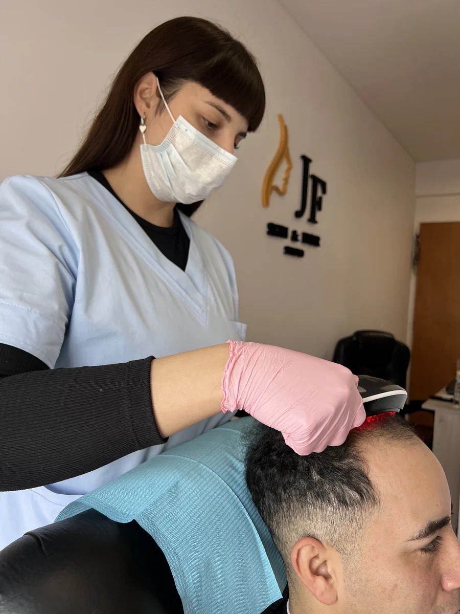 Peine Láser Masajeador en JF Skin & Hair Studio